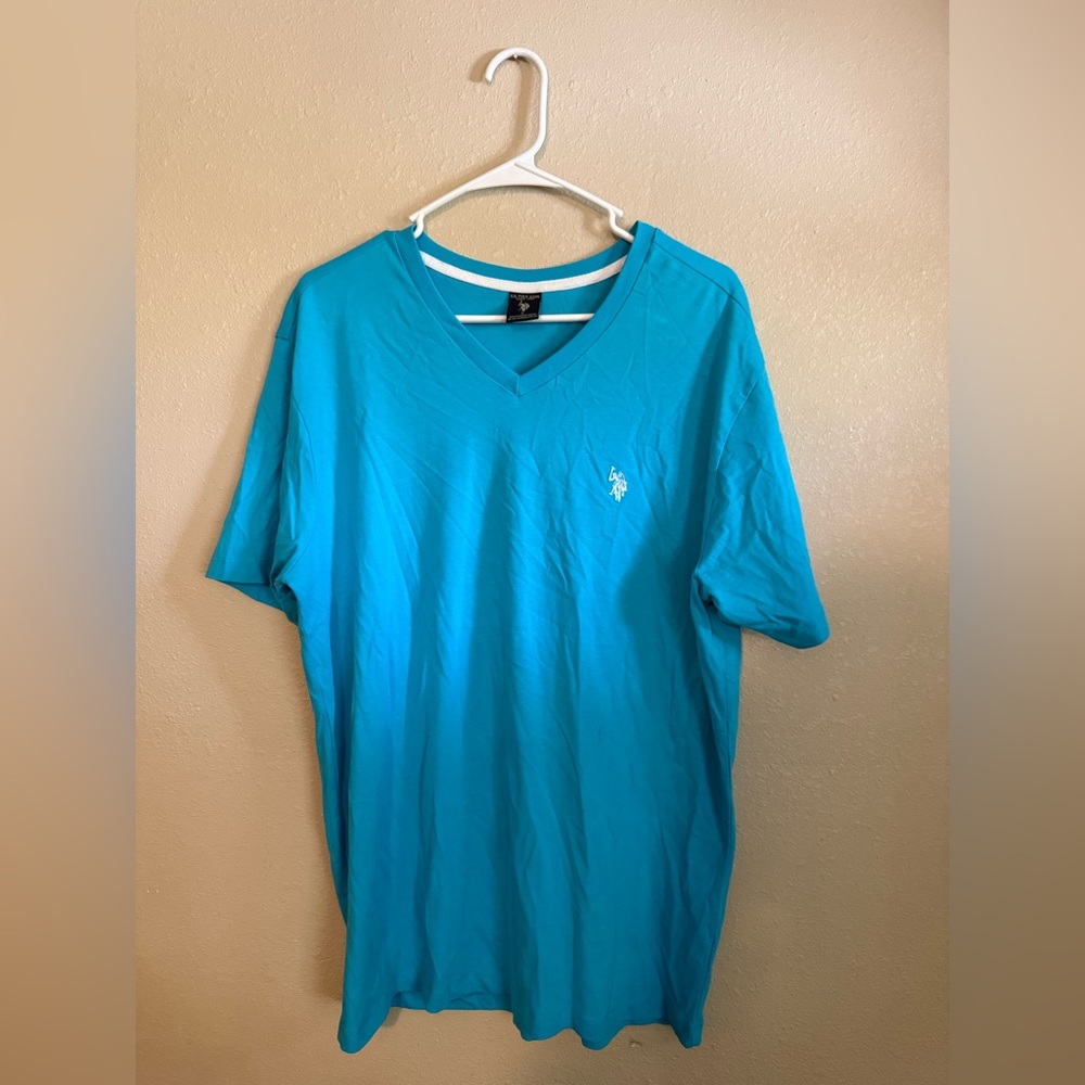 U.S. POLO ASSN. Men’s Blue V Neck Tee L